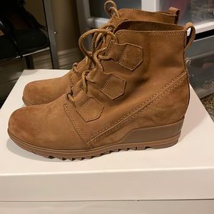 Sorel Waterproof Suede Boots EUC